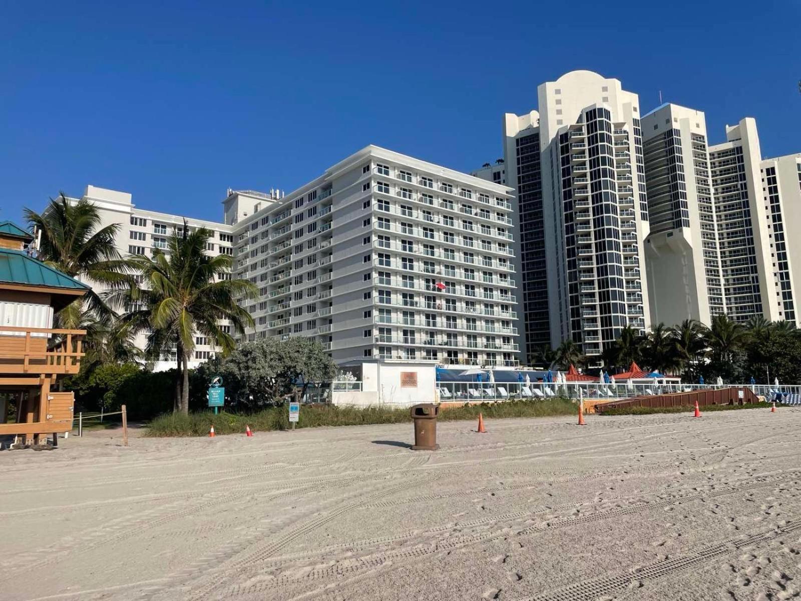 Beach Escape Private Studio Lejlighedshotel Sunny Isles Beach Eksteriør billede